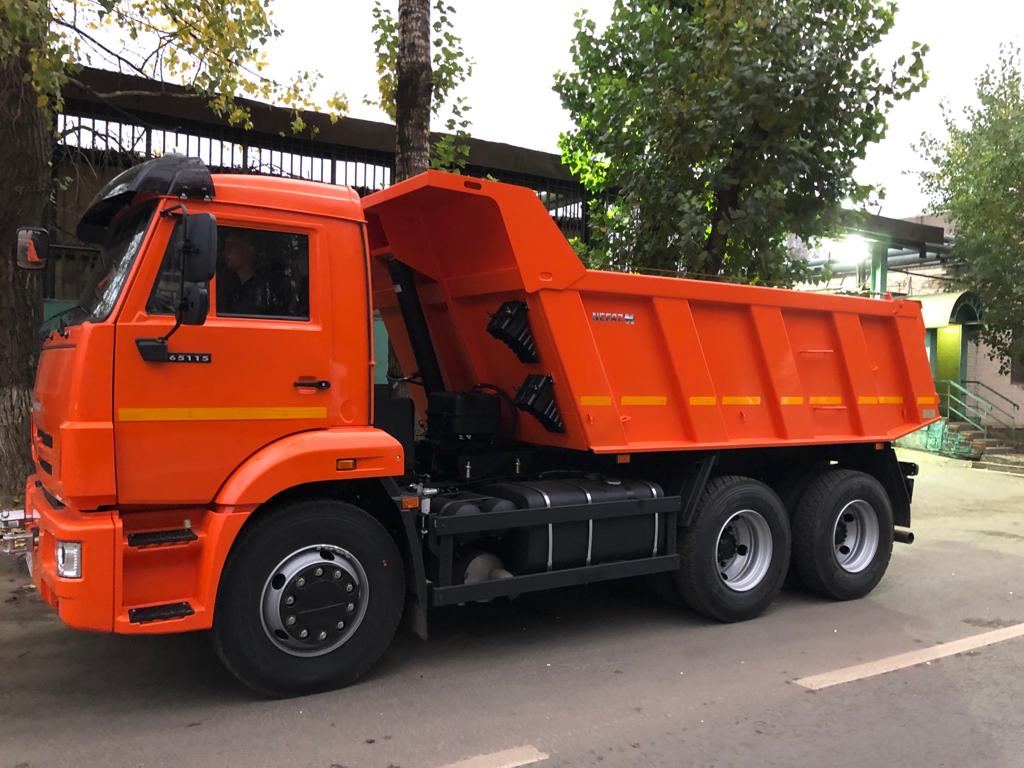 Самосвал КАМАЗ 65115-6058 в работе